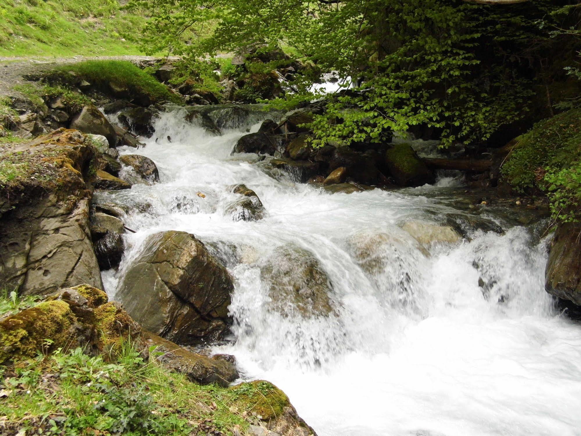 Gite Auberge Les Cascades La Mongie Buitenkant foto